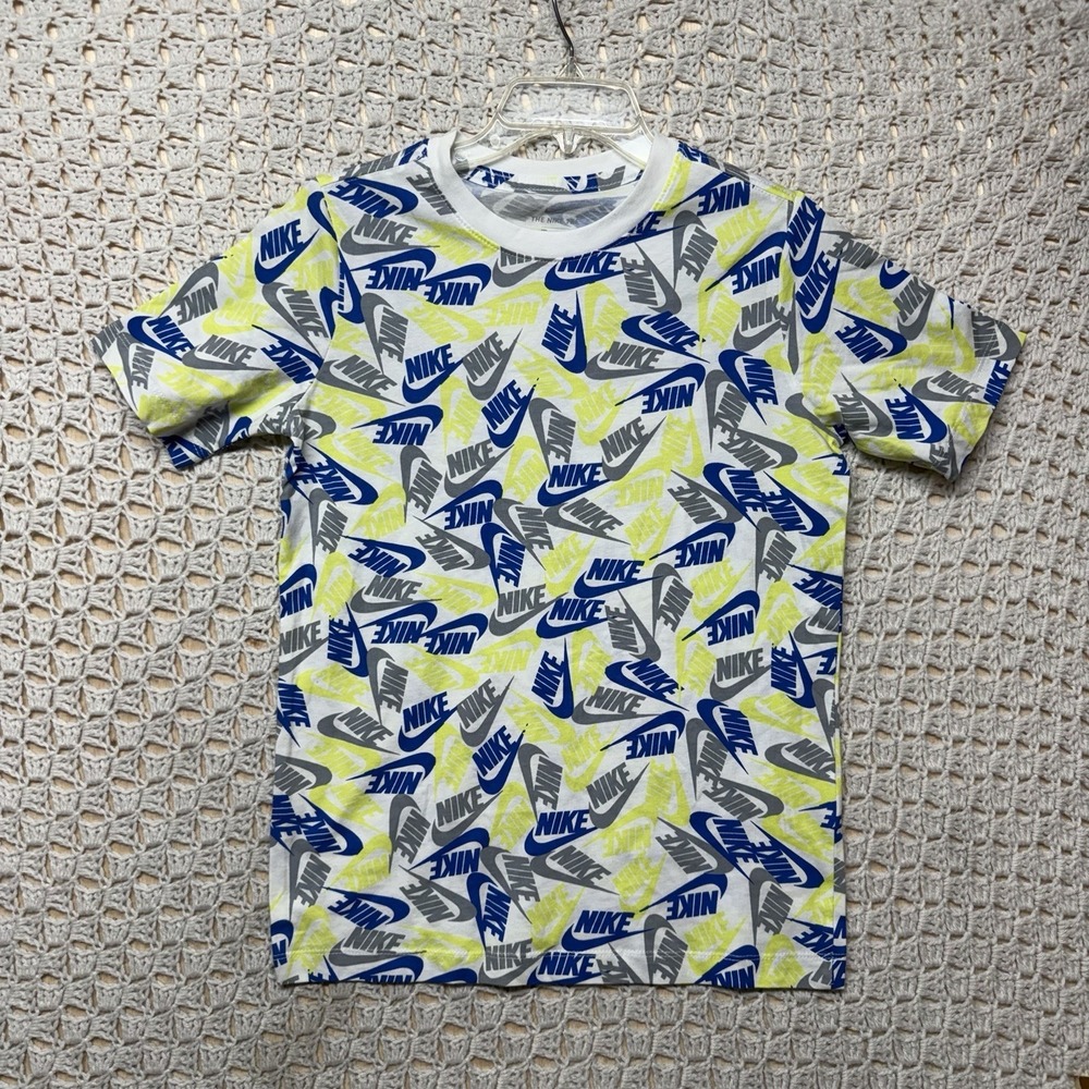 The Nike Tee T-Shirt Boys Youth XL Short Sleeve Athletic Cut School Activewear‎